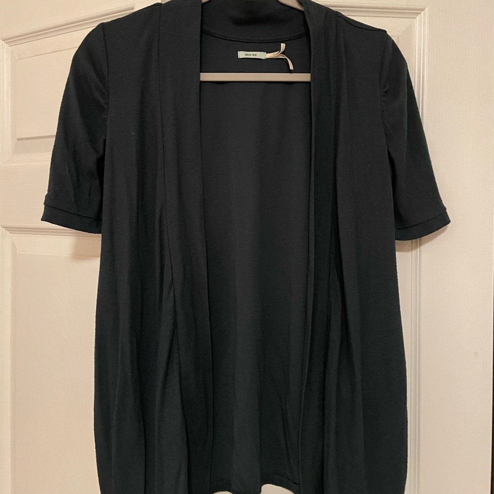 Short sleeve sweater